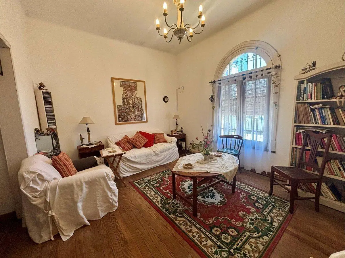Venta Wilde Casa c/cochera, patio y jardín.PERMUTA 4