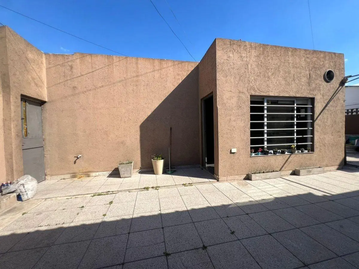 CASA EN VENTA 5 AMB 4