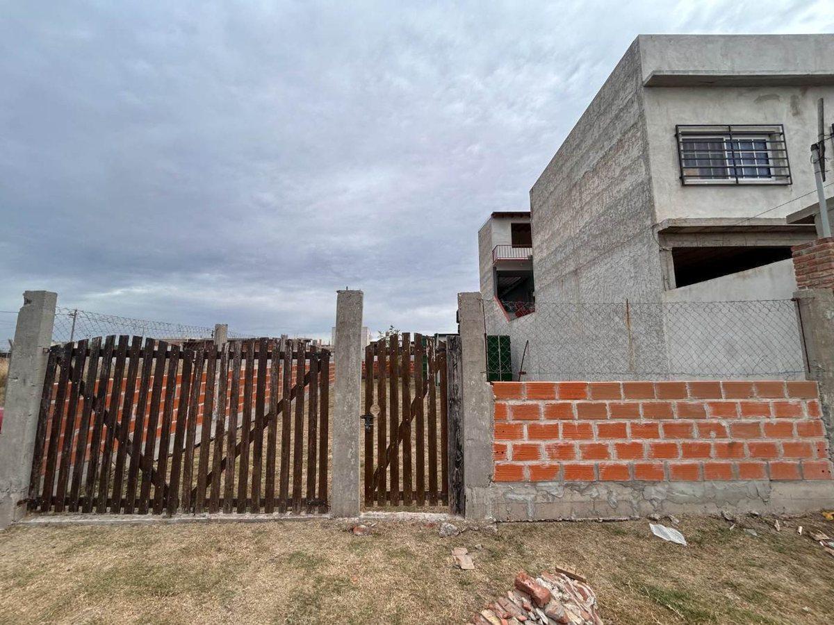 VENTA LOTE 200M2- CASA CONTAINER HABITABLE - GLEW