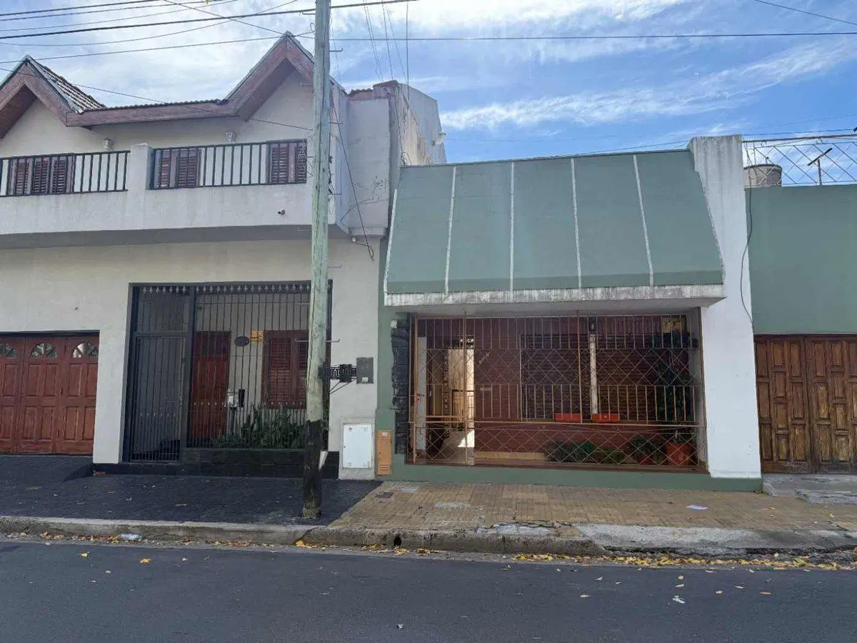 VENTA CASA DOS AMB C/COCHERA, PATIO - APTO CREDITO 2