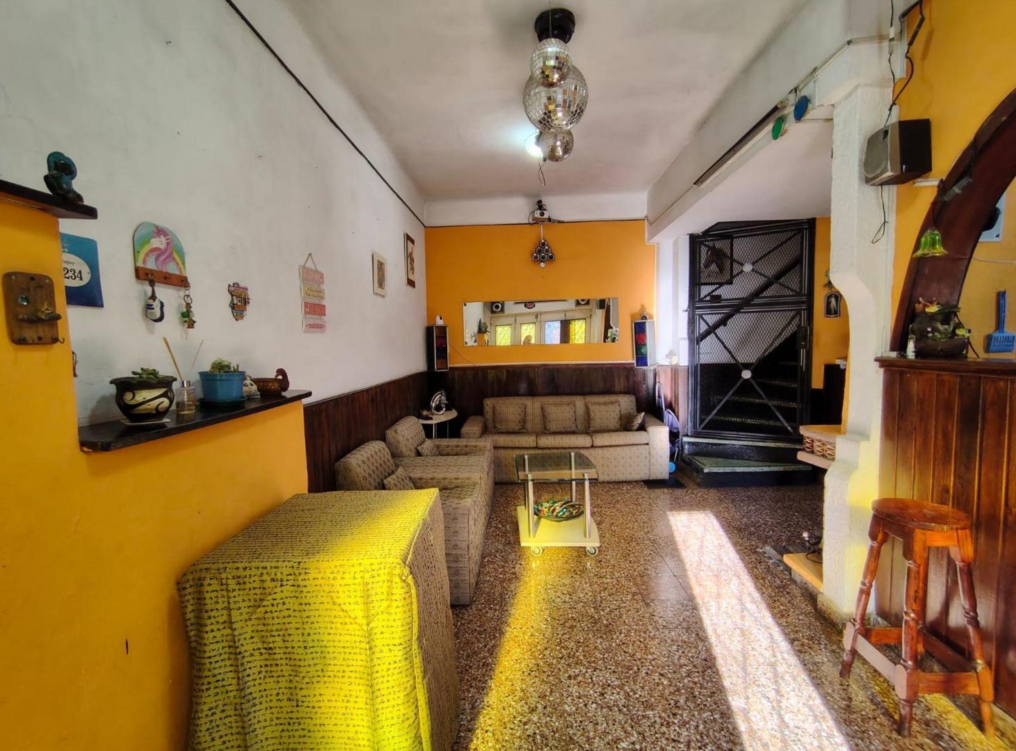 VENTA PH AL FRENTE 4 AMB COCHERA Y TERRAZA LANUS O