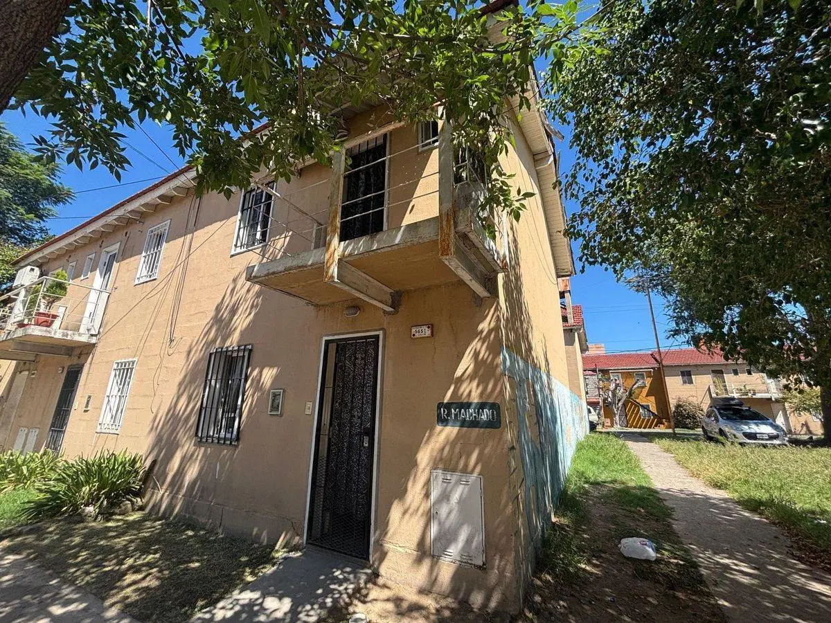 CASA TIPO DUPLEX EN VENTA  WILDE 3