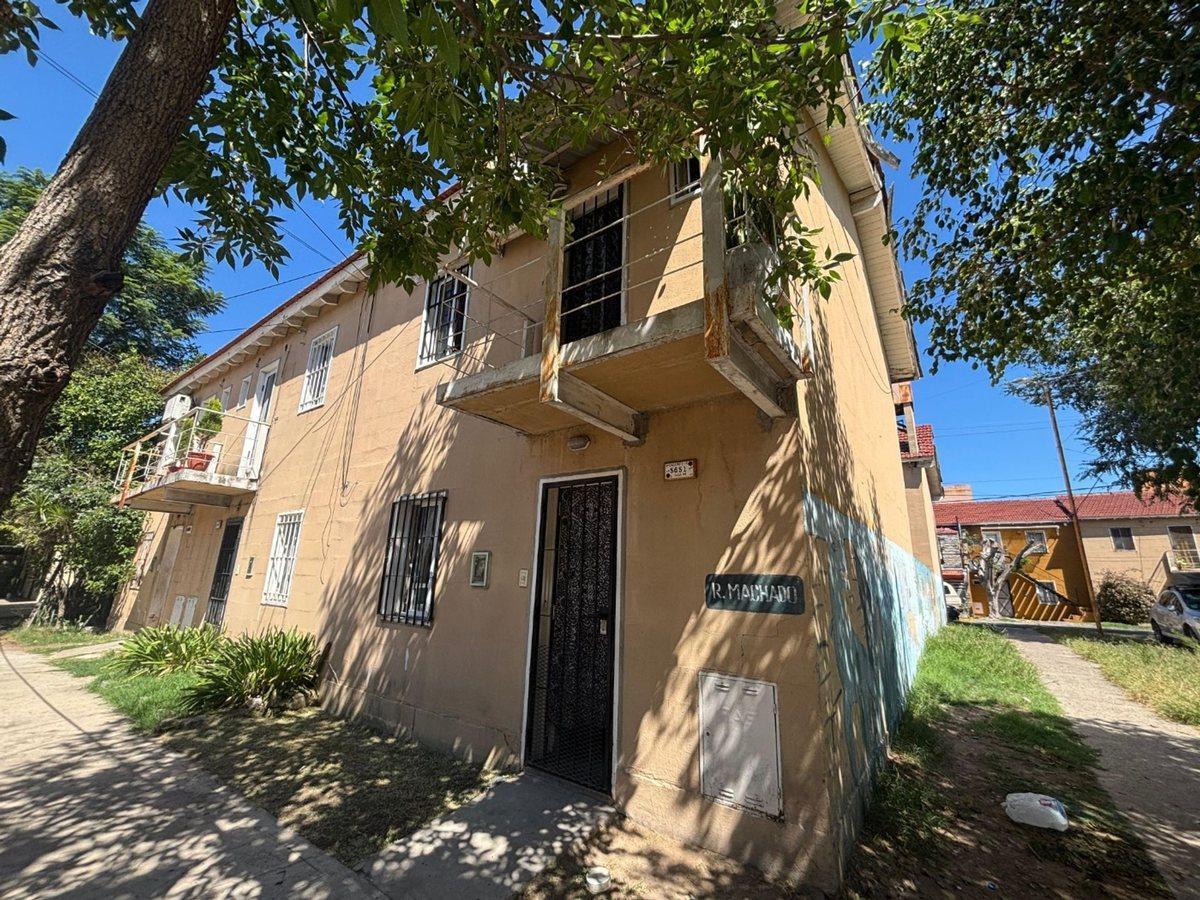 CASA TIPO DUPLEX EN VENTA WILDE