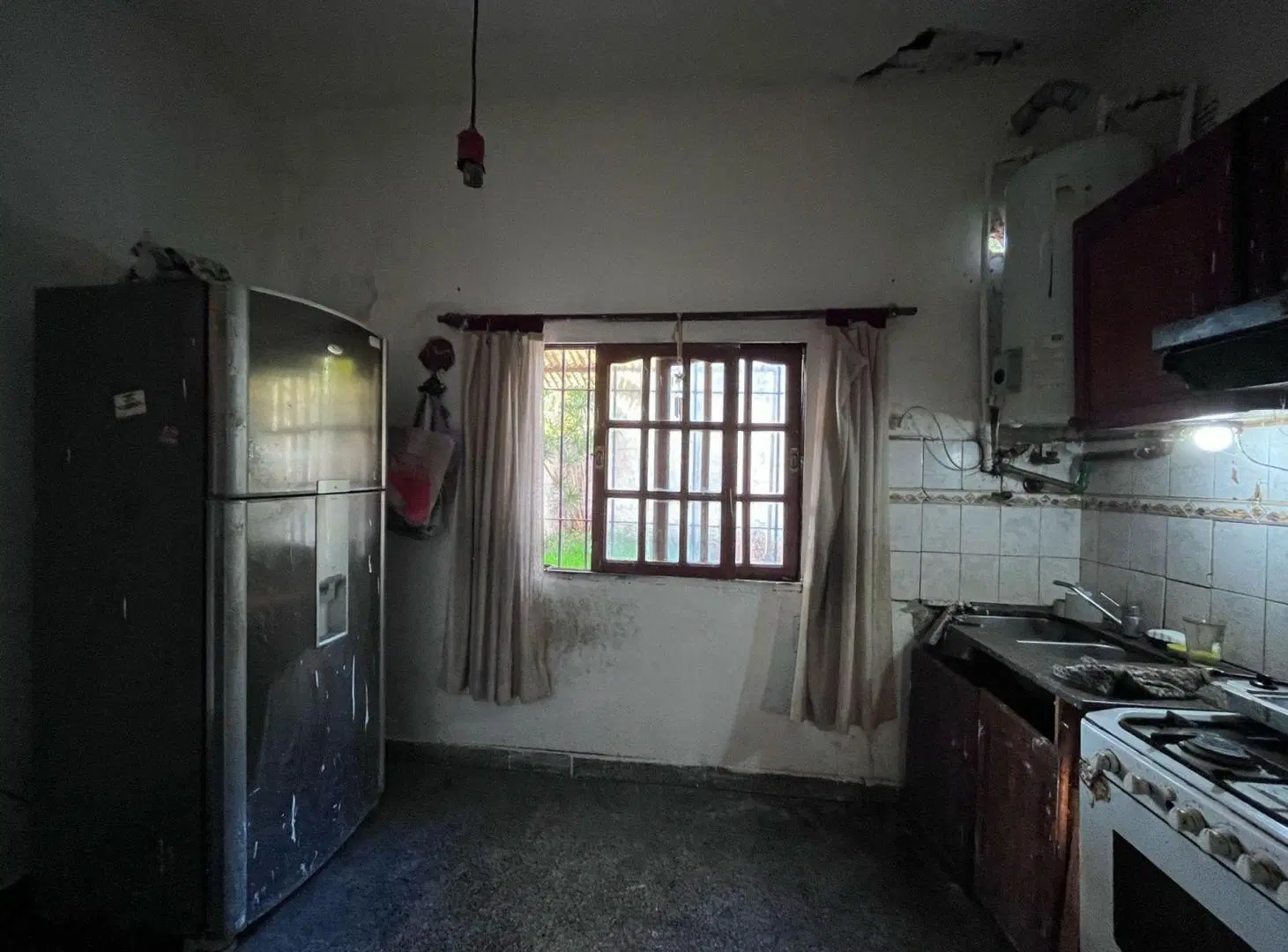 Casa 4 ambientes con cochera en  Lomas de Zamora 2