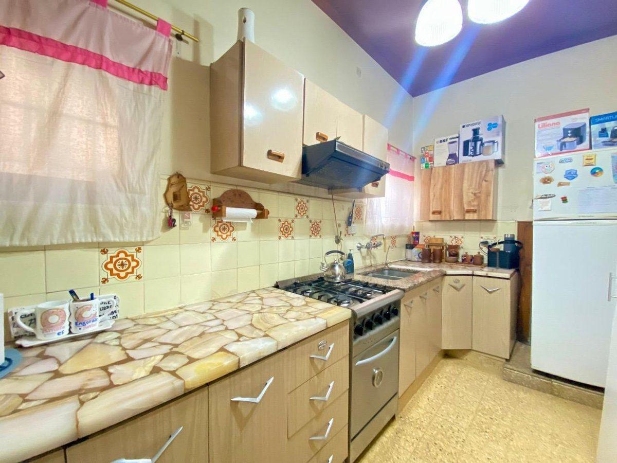 Foto de CASA EN VENTA 5 AMB. A MTRS. DE AVENIDA 25 DE MAYO, imagen 2