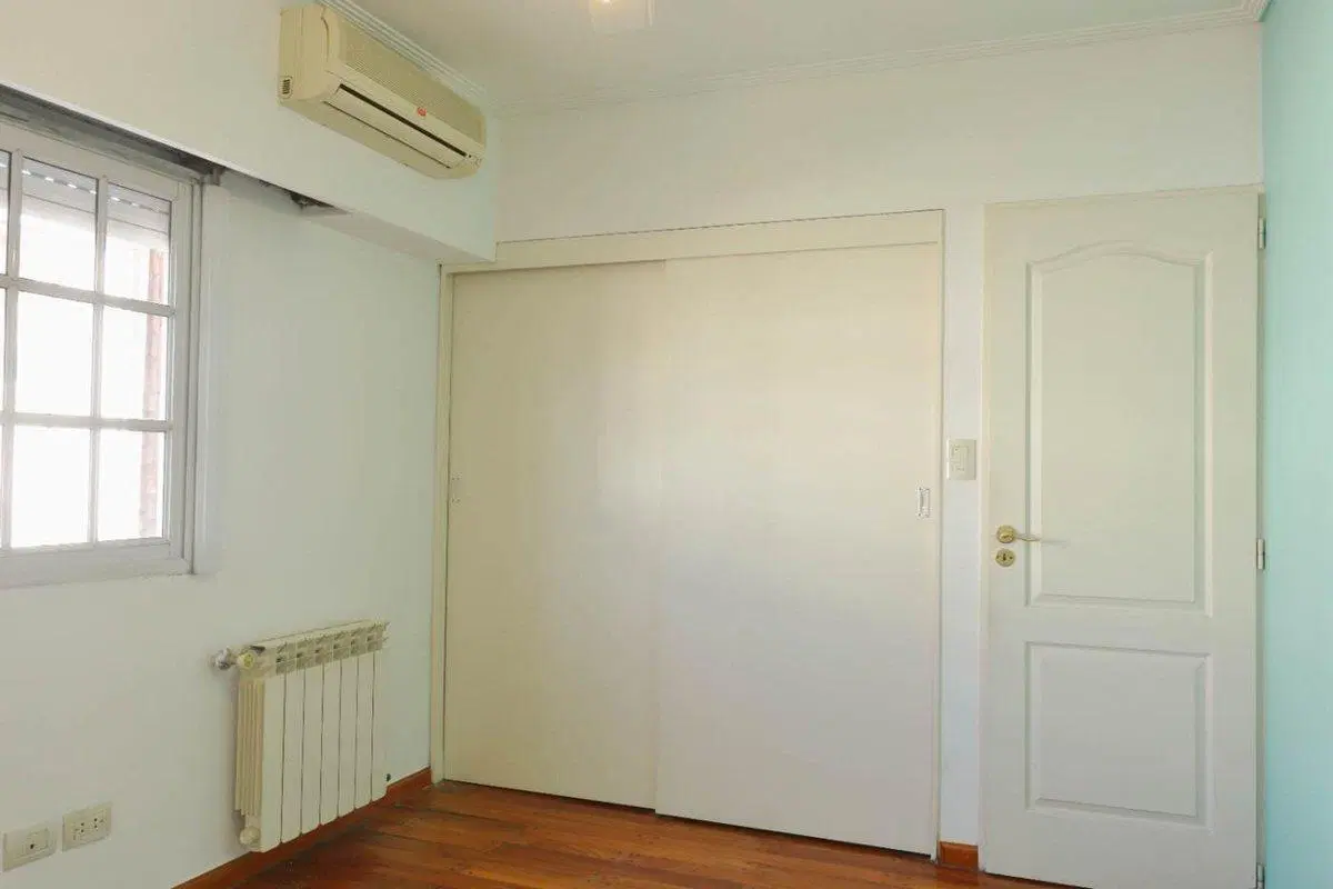 Venta PH tipo casa 4 ambiente Valentín Alsina. 5