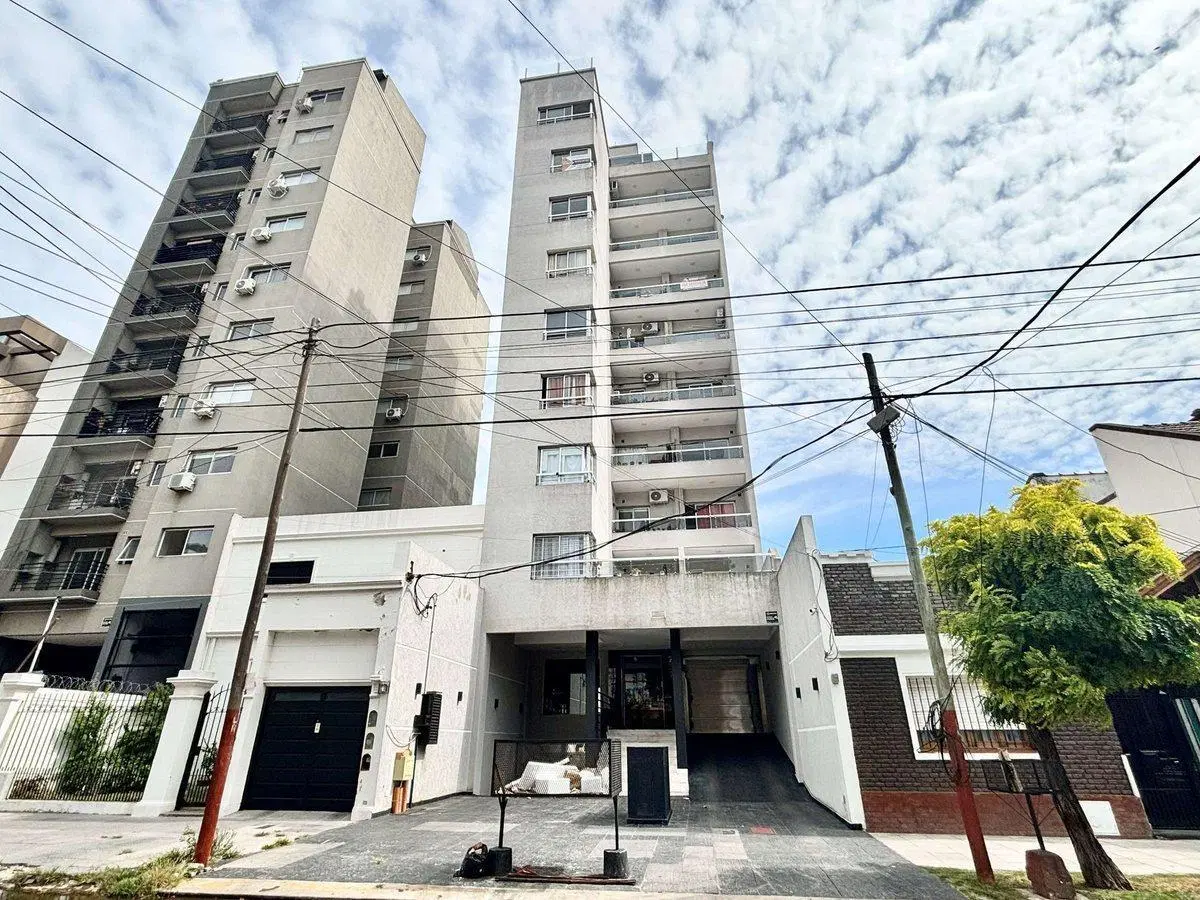 2 Amb en 8° piso c/balcón y vista abierta lanusita 8