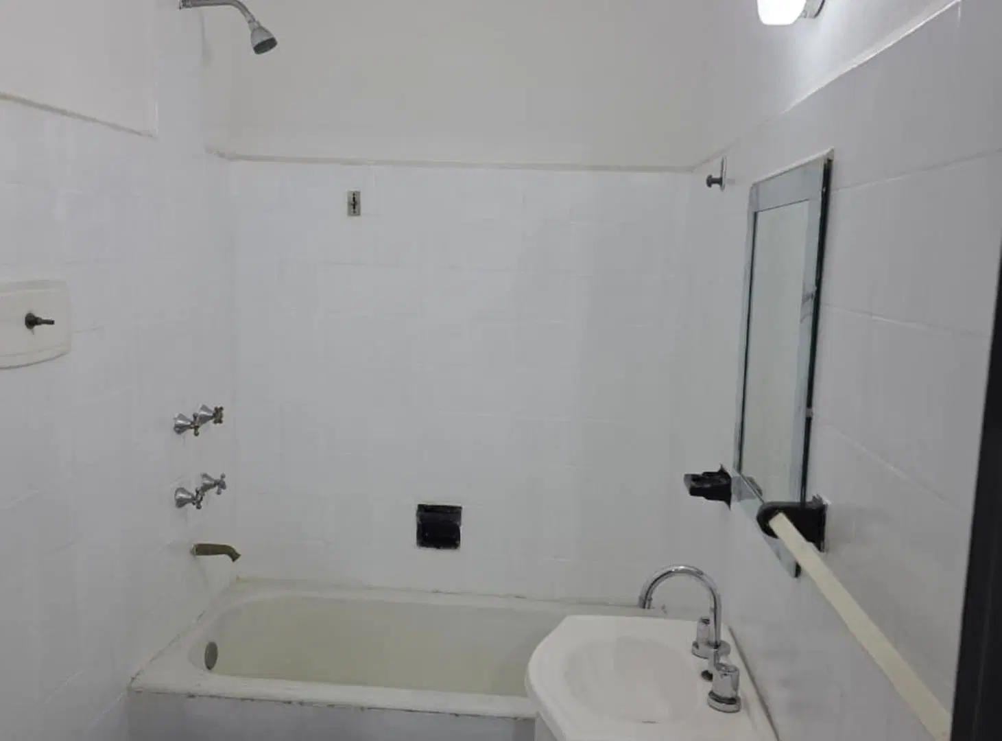 ALQUILER 2 AMB PATIO INTERNO APTO PROF MICROCENTRO 8