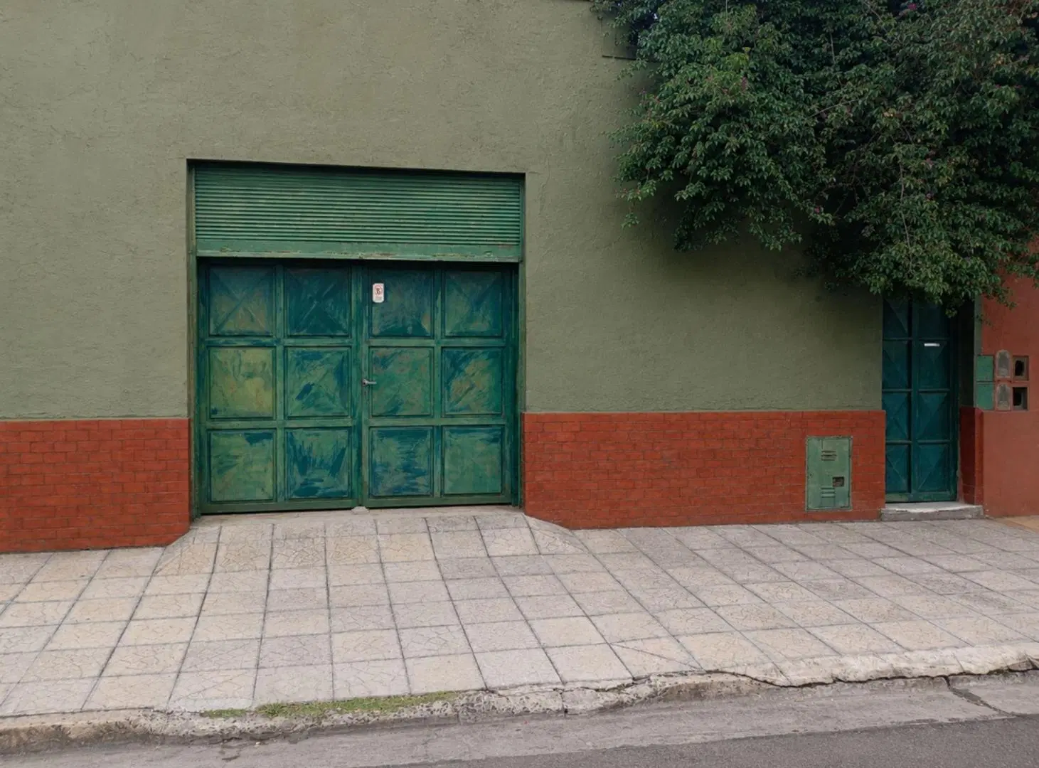 Galpón en Venta con Oficinas en Valentín Alsina 8