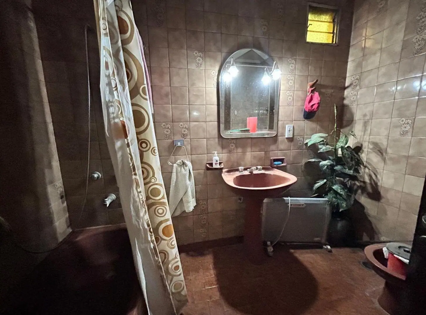 CASA DE 3 AMBIENTES EN VENTA EN TEMPERLEY  + DPTO 8