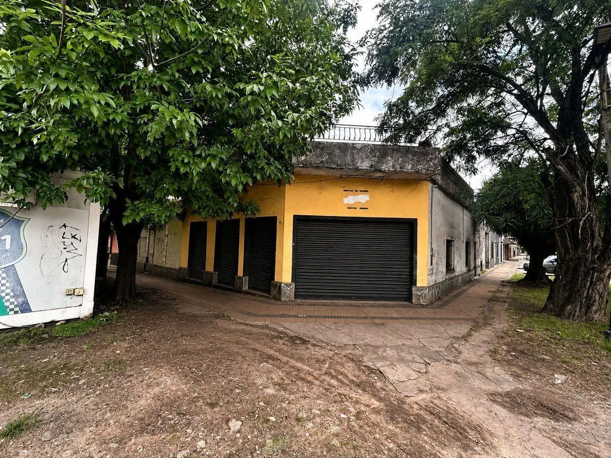 CASA DE 3 AMB EN VENTA EN TEMPERLEY CON 2 LOCALES 5