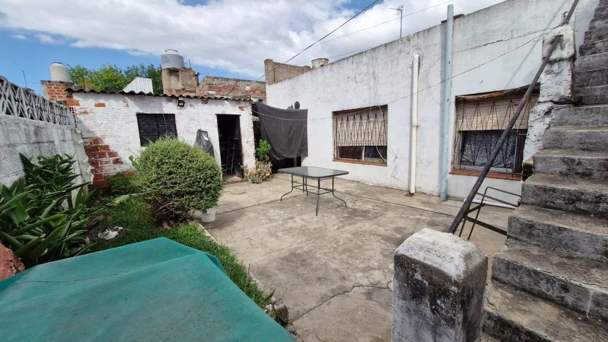 Casa en  venta  4 ambientes Apto credito .financia 5