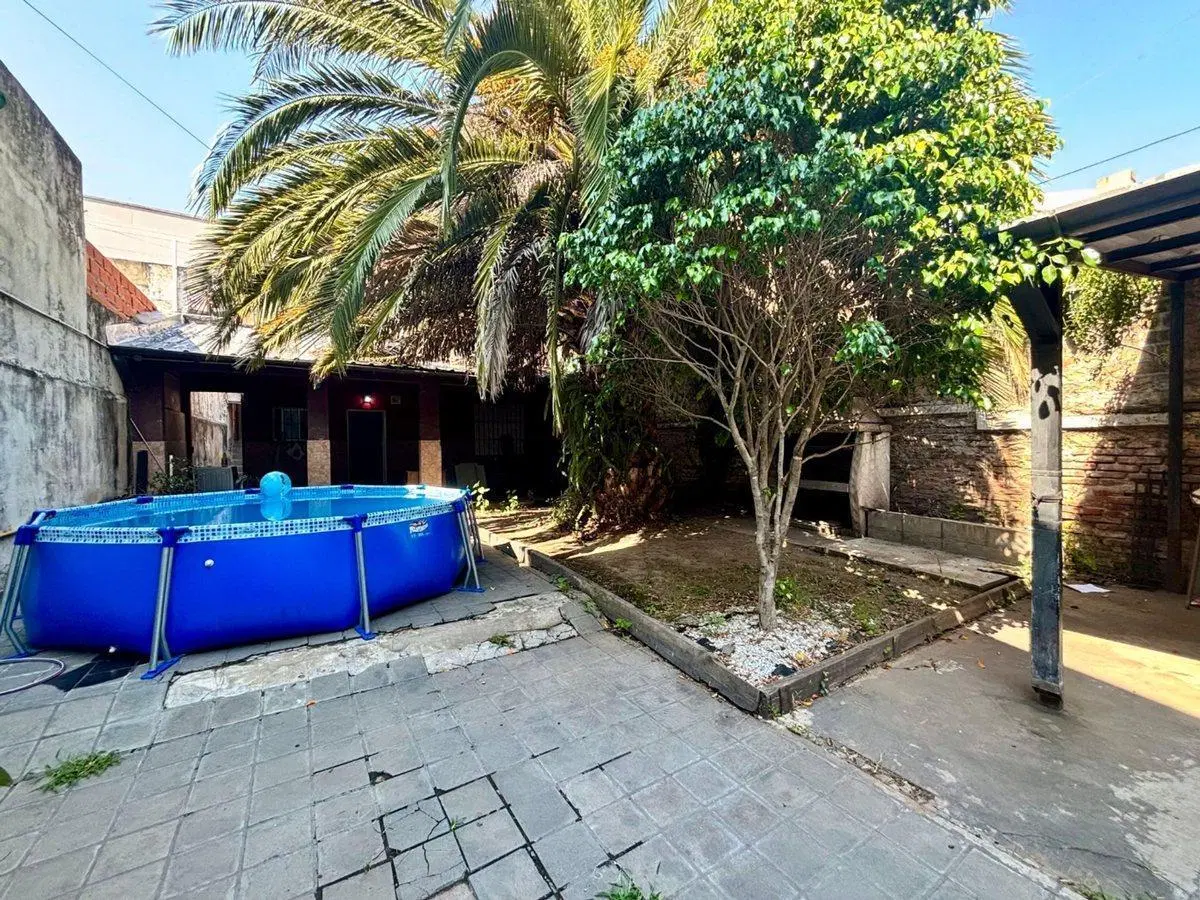 CASA 3 AMB S/LOTE DE 226 M2 LANÚS PERMUTA 4