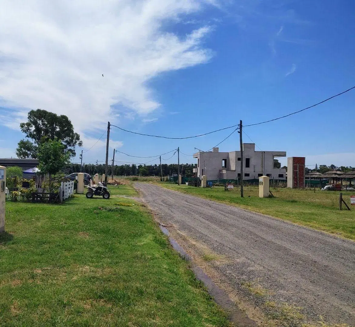 VENTA. LOTE EN BARRIO CERRADO EN GRAL. RODRIGUEZ. 2