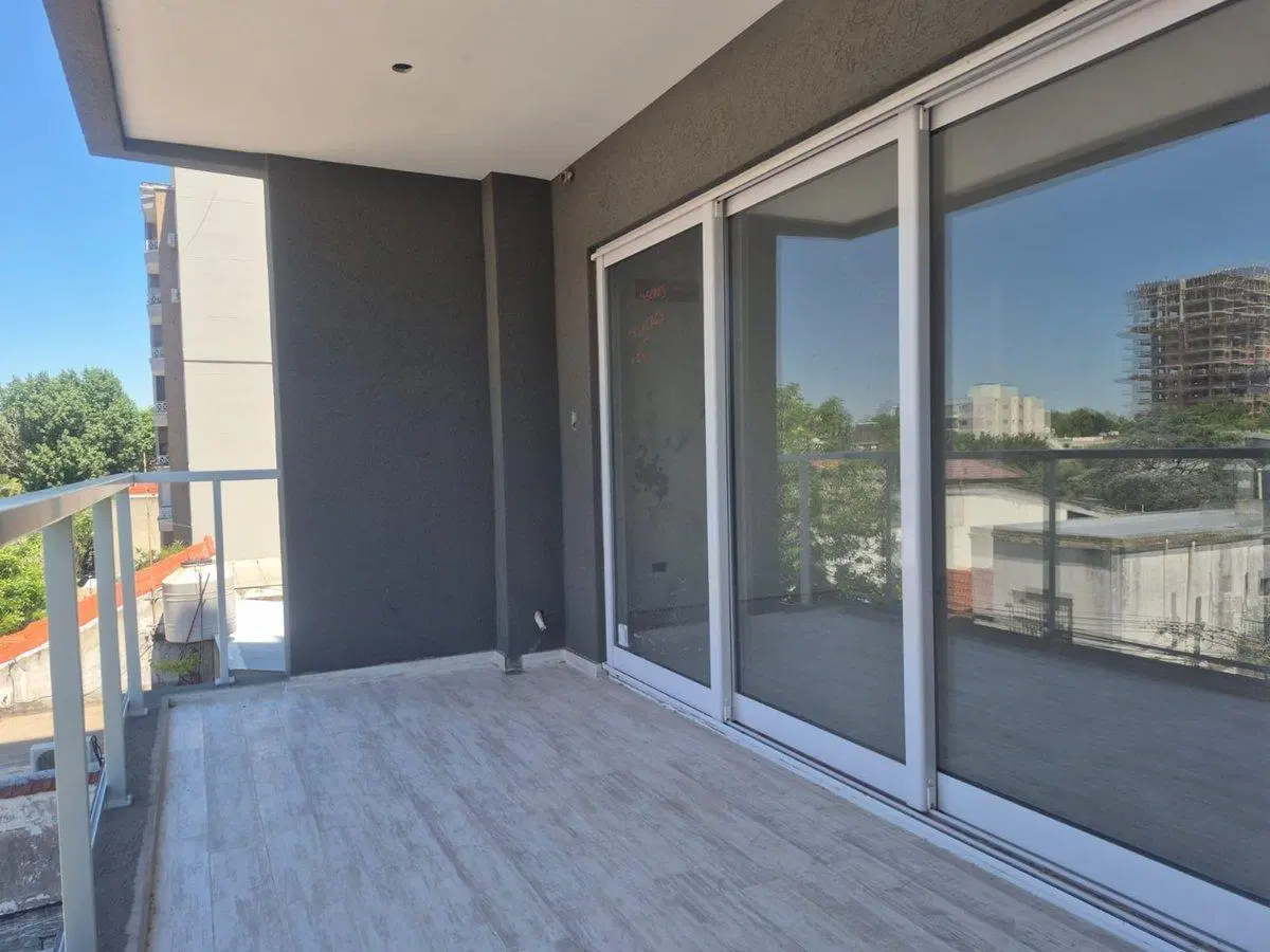 VENTA PISO DE CATEGORIA 4 AMB C/COCHERA LANUSITA 5