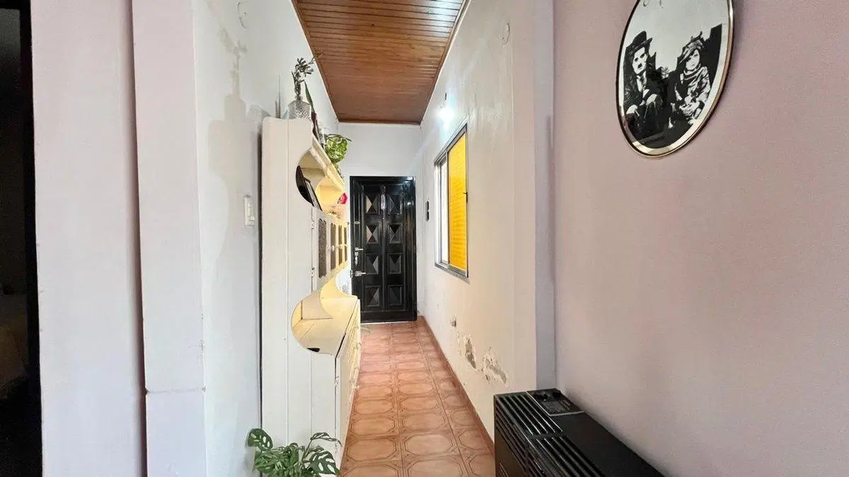 CASA EN VENTA 4 AMB. CON TERRENO y GALPÓN 2