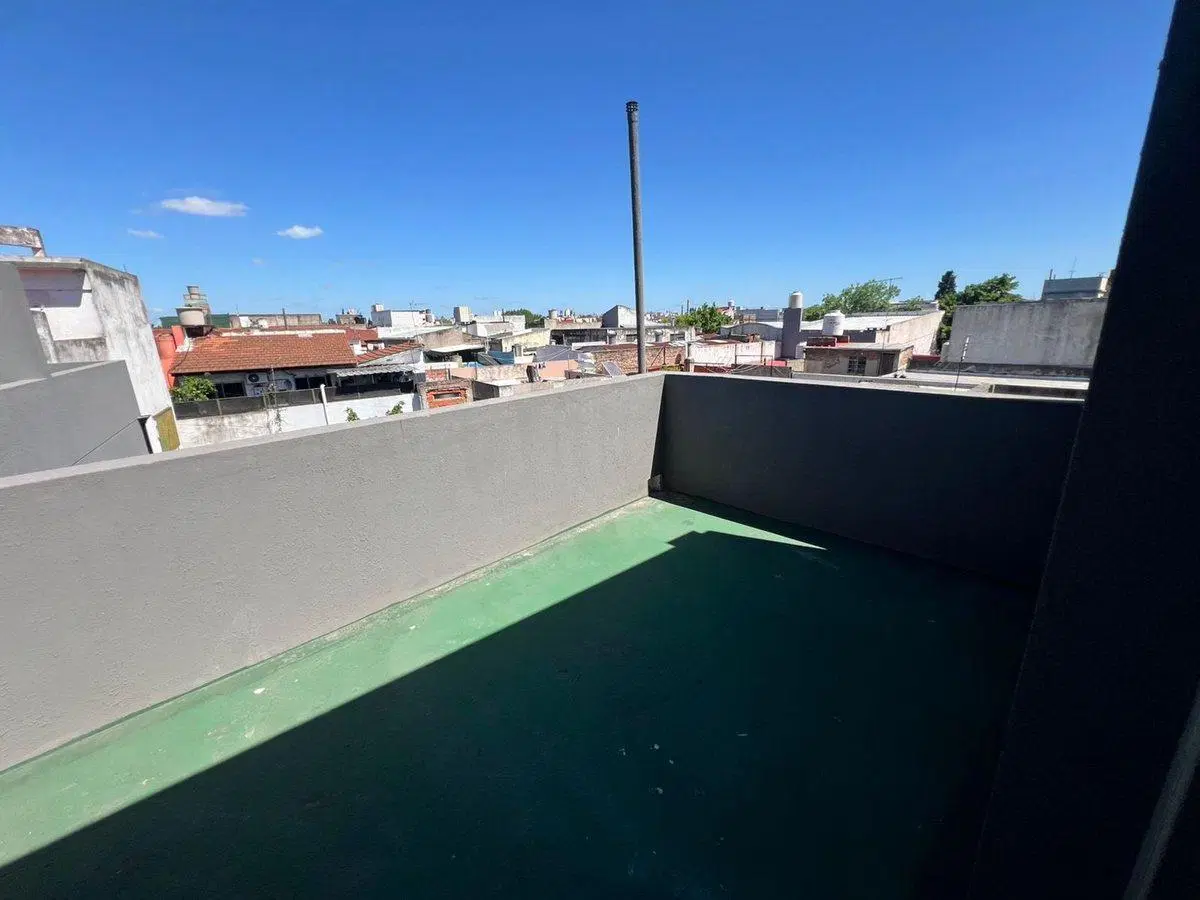 duplex 4 amb en venta con doble balcón y patio 5
