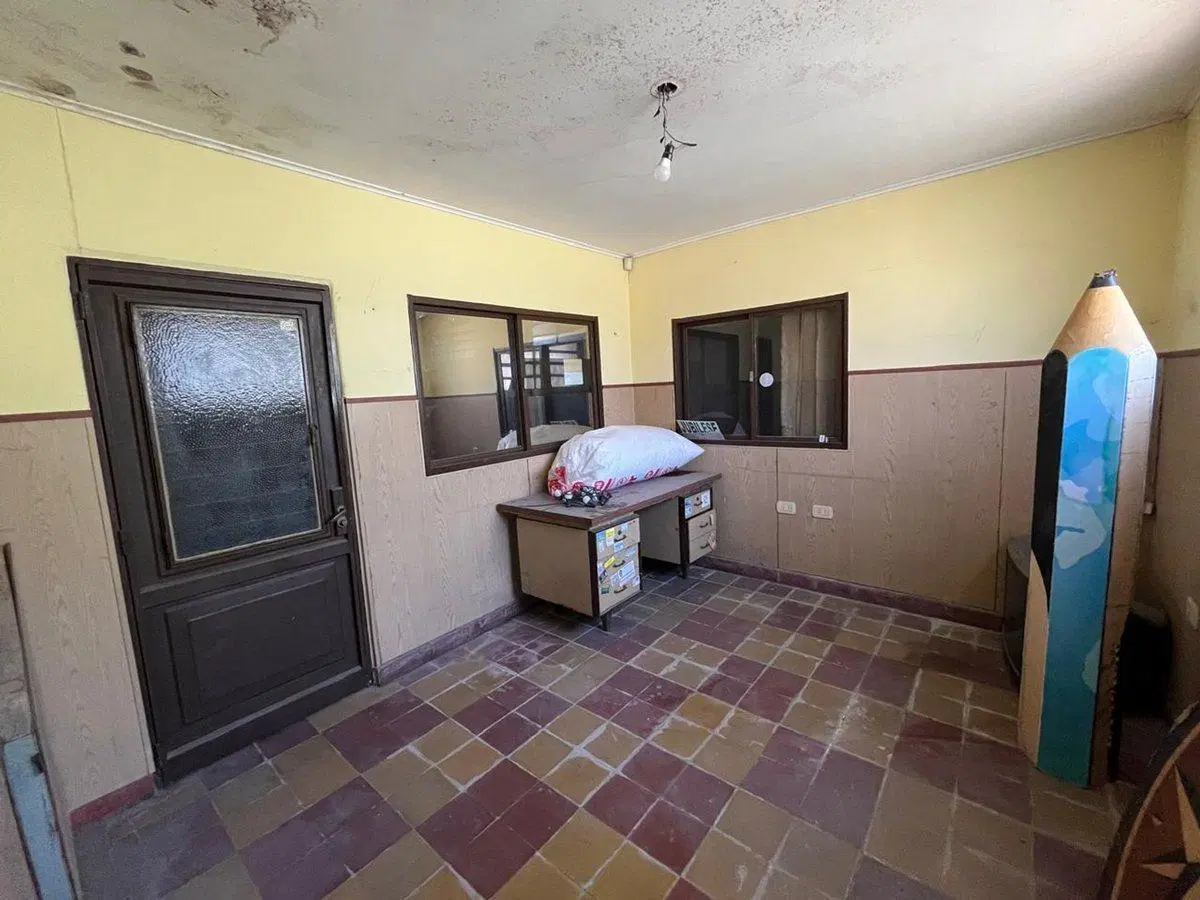 Casa de 13x52 en venta Lanús 4 amb. fondo y pileta 4
