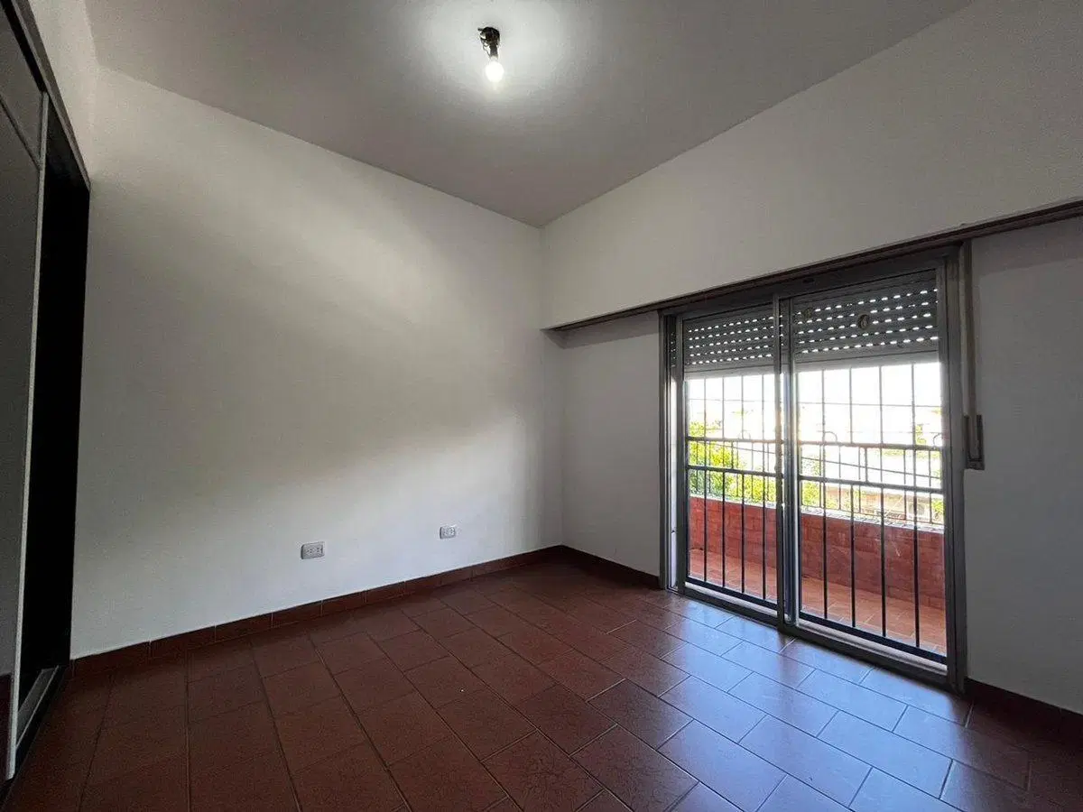 VENTA DE CASA + GALPON- WILDE- APTA CREDITO 2