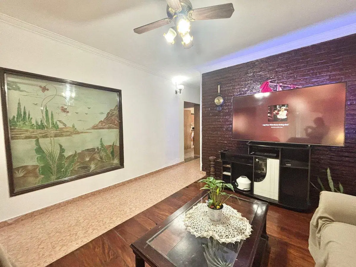 CASA EN VENTA 5 AMB-COCHERA-PATIO V. ALSINA 2