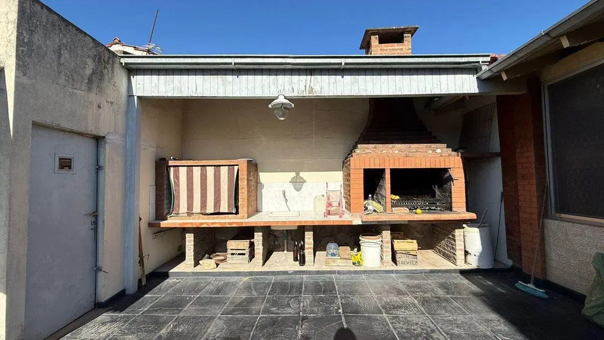 CASA EN VENTA 8,66X50 CN/COCHERA Y TERRAZA 3