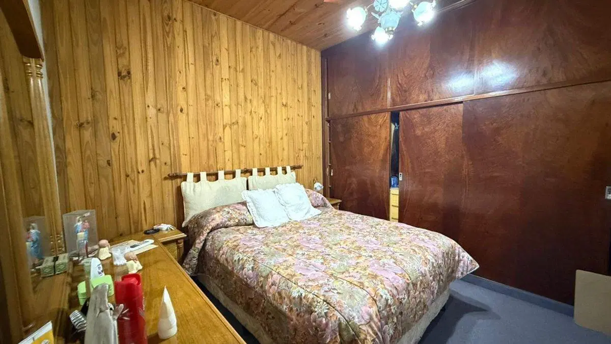 Casa lote propio en venta con cochera Lanús oeste 5