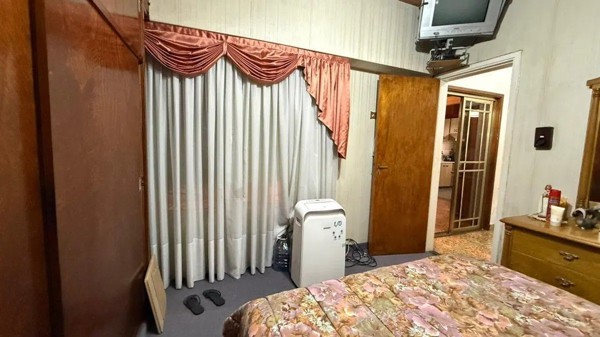 Casa lote propio en venta con cochera Lanús oeste 2