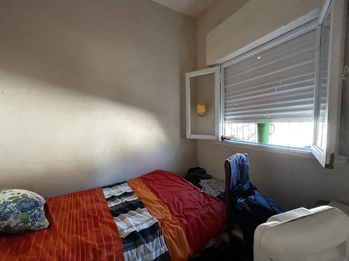 CASA EN VENTA CON LOTE EN FCIO VARELA APTA CRED 4