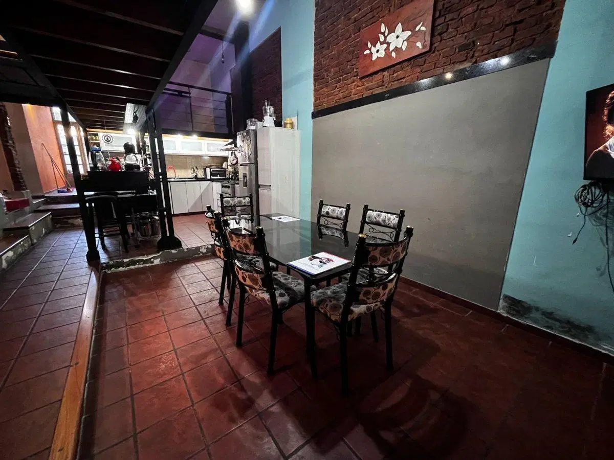 VENTA CASA 4 AMB COCHERA PATIO TERRAZA LANÚS OESTE 5