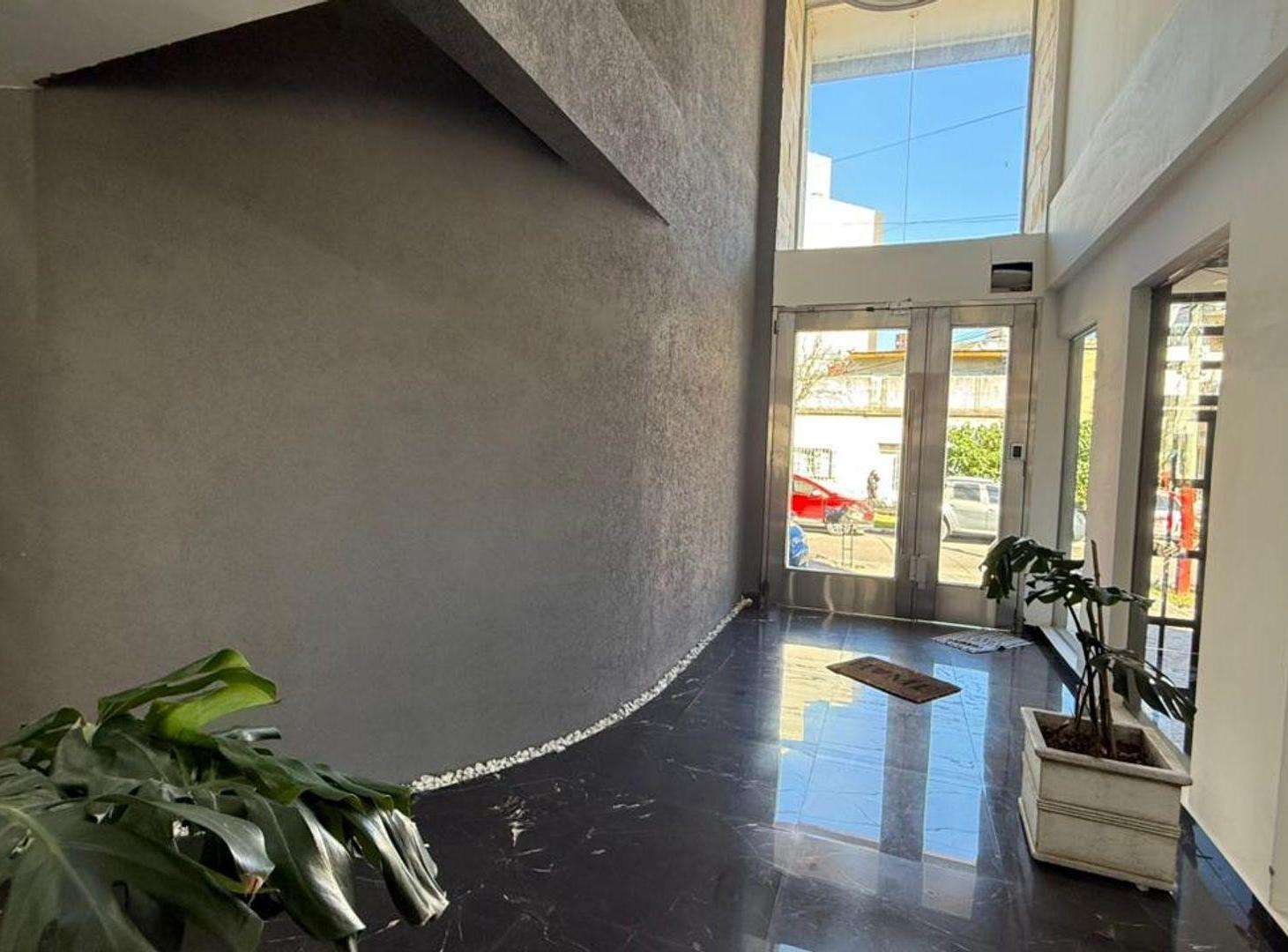 Foto de VENTA DTO 2 AMB A ESTRNAR- LANUS OESTE, imagen 1