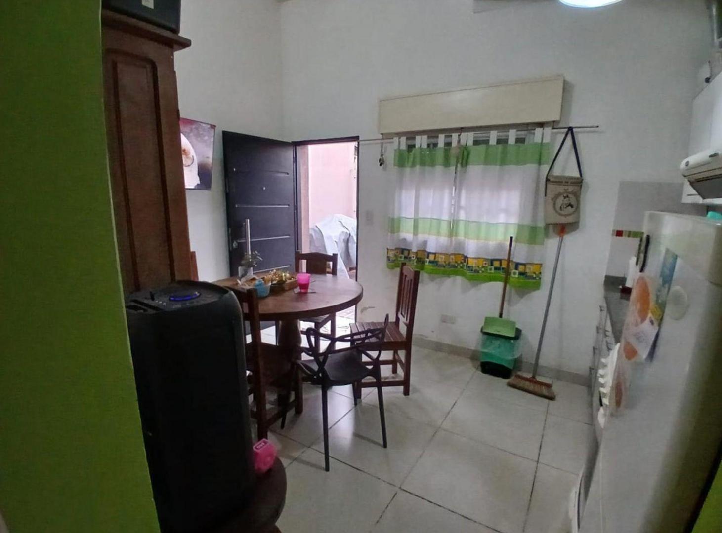 Foto de Departamento 2 amb. en Alquiler en Lomas de Zamora, imagen 3