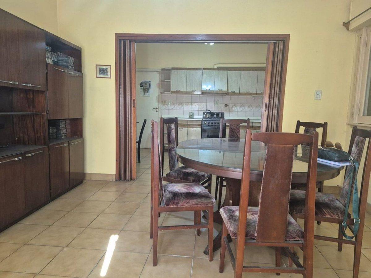 Foto de VENTA CASA 3 AMB CON COCHERA, LOCAL Y DEPTO -LANUS, imagen 5