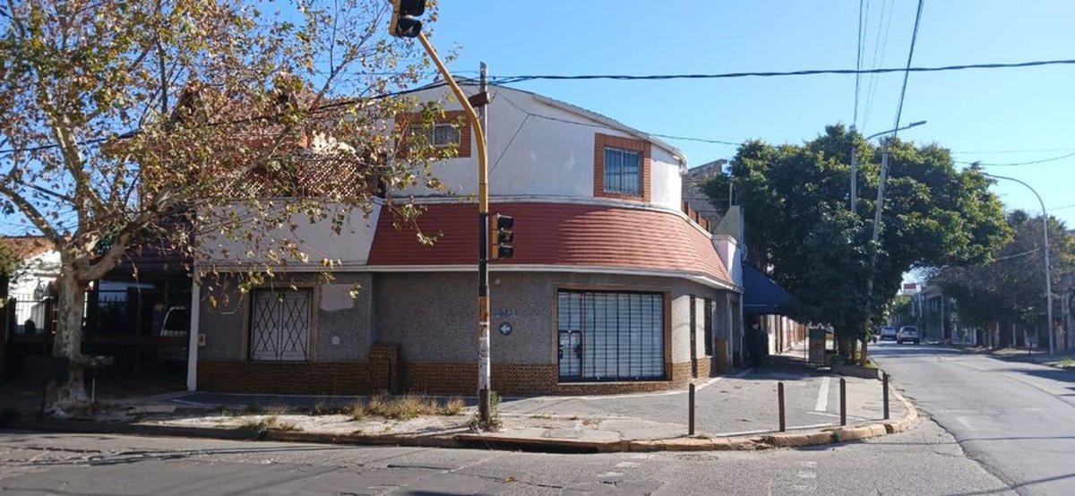 Foto de VENTA CASA 3 AMB CON COCHERA, LOCAL Y DEPTO -LANUS, imagen 4