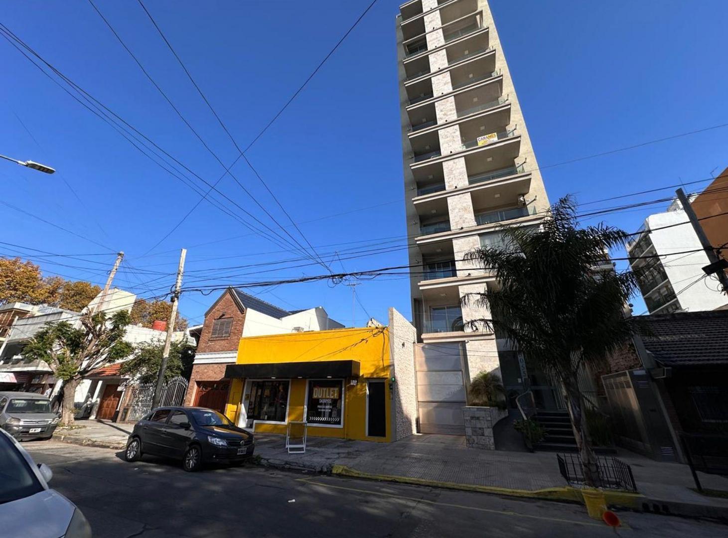 Foto de LOCAL CON VIVIENDA IDEAL EMPRENDIMIENTO LANUSITA, imagen 2