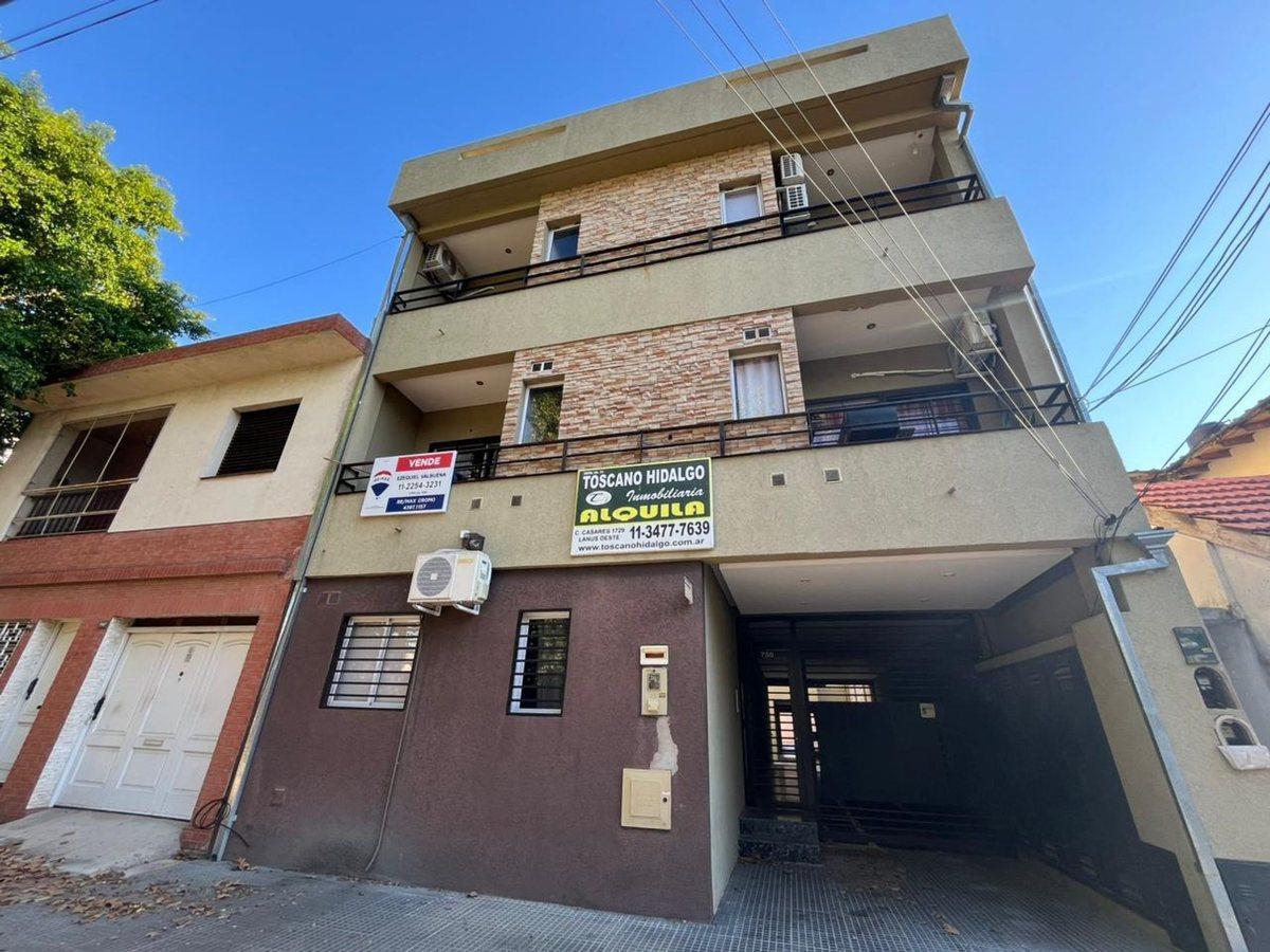 Foto de VENTA DEPTO C/BALCON COCHERA LANÚS O., imagen 1
