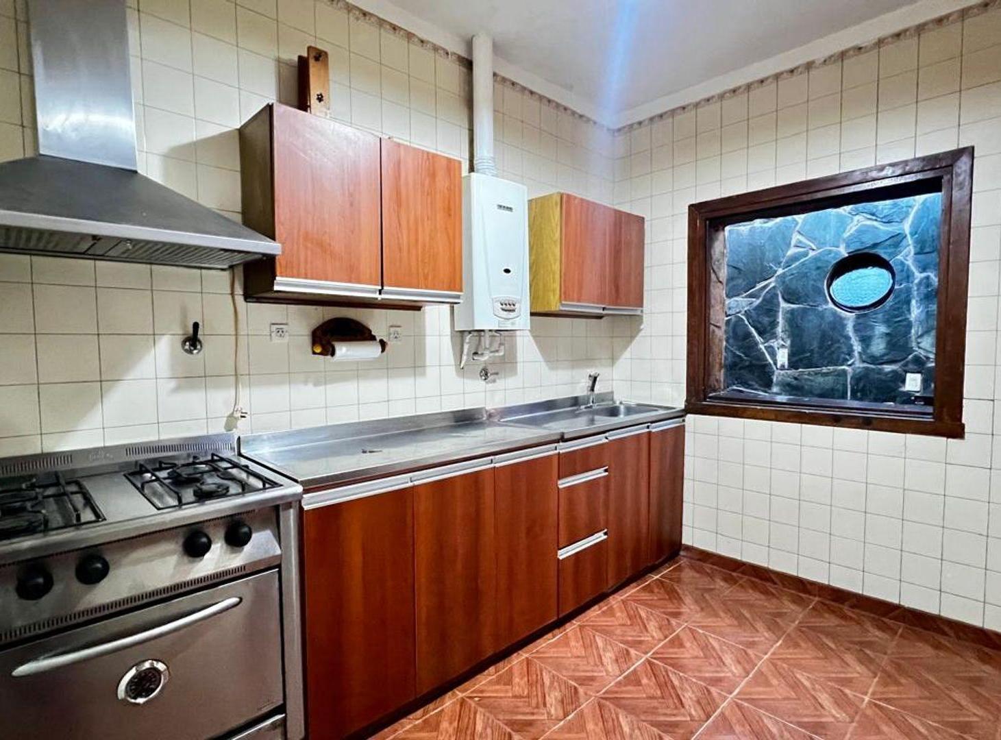 Foto de EN VENTA-CHALET 6 AMB-EXCELENTE UBICACIÓN, imagen 5