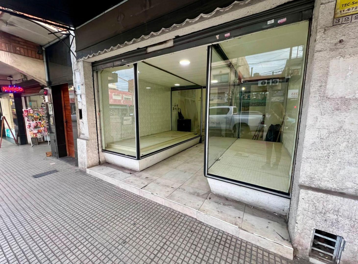 Foto de Local comercial en alquiler en Valentin Alsina, imagen 5