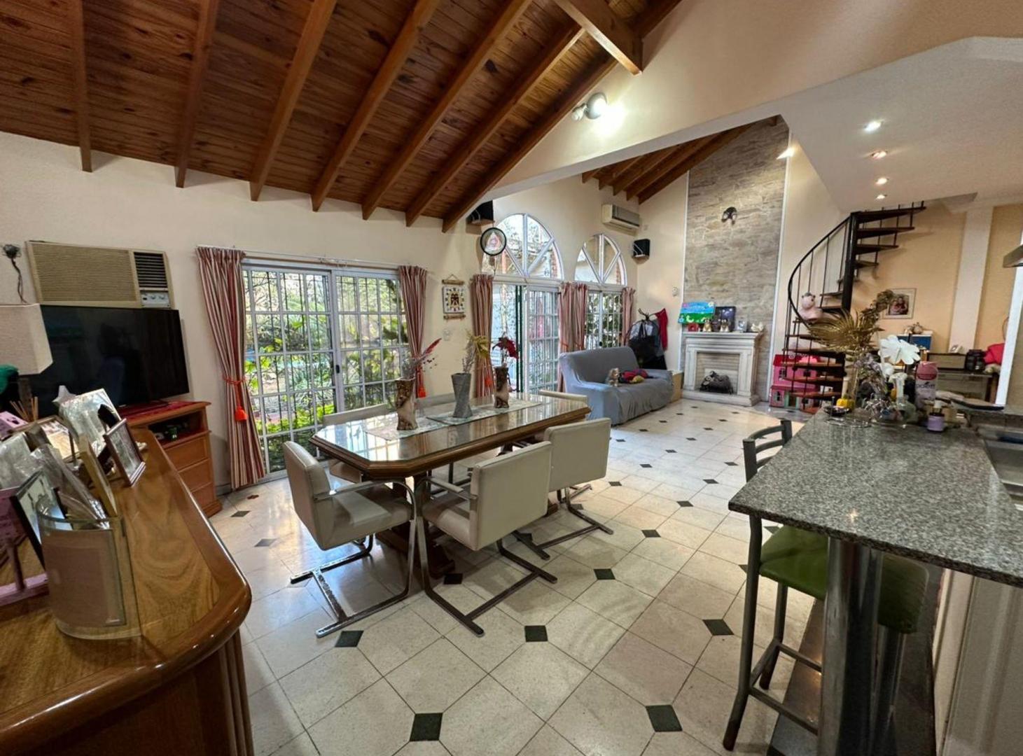 Foto de VENTA CASA 3 AMB CON PARQUE - VALENTIN ALSINA, imagen 3