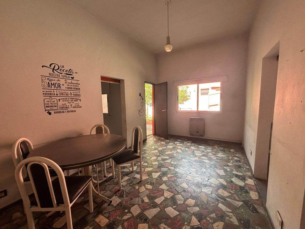 Foto de DOS CASA S/LOTE DE 237 M2 V. ALSINA VENTA-PERMUTA, imagen 3