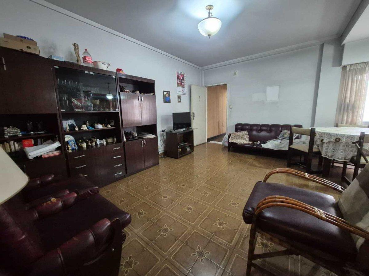 Foto de VENTA.PH 3 AMB. PRIMER PISO.PIÑEYRO.AVELLANEDA, imagen 2