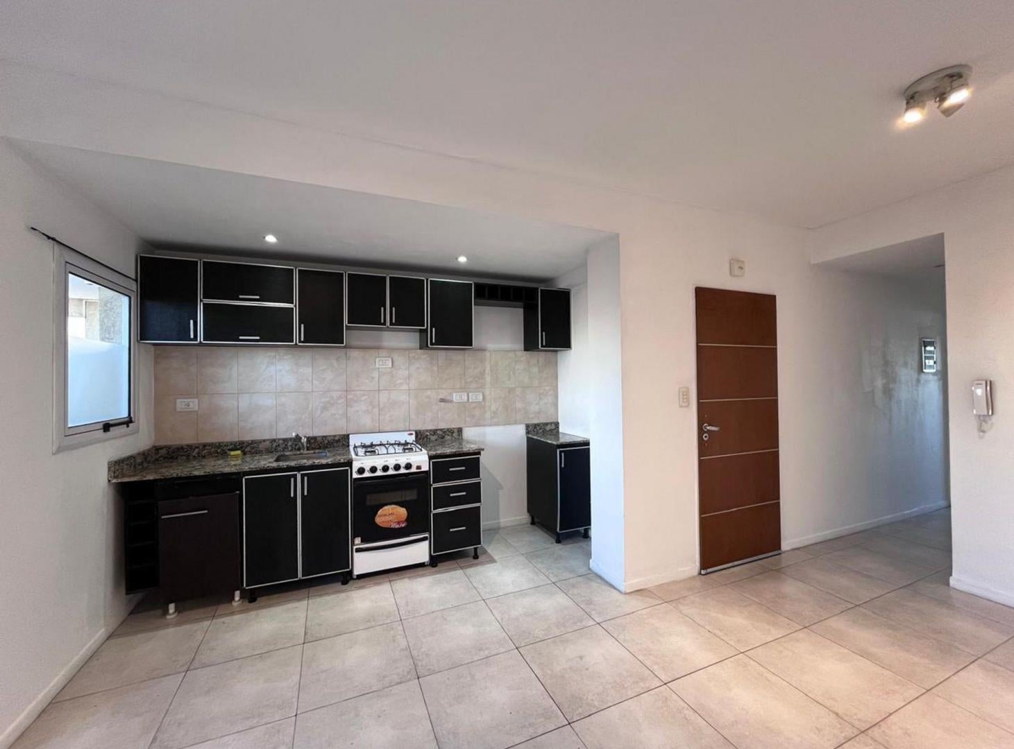 Foto de Departamento 2 ambientes en Alquiler en Lanús O., imagen 5