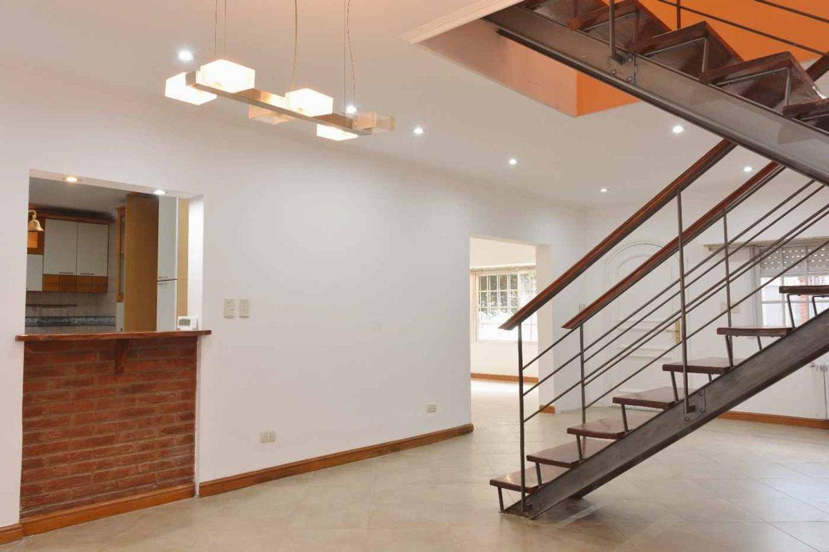 Foto de Venta PH tipo casa 4 ambiente Valentín Alsina., imagen 5