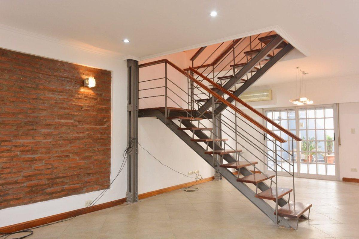 Foto de Venta PH tipo casa 4 ambiente Valentín Alsina., imagen 3