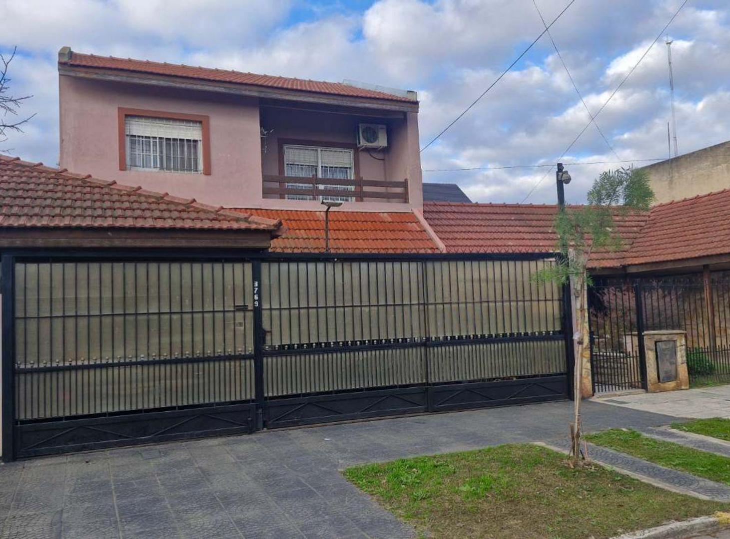 Foto de Casa 5 ambientes Lanus Apto credito, jardin y coch, imagen 2