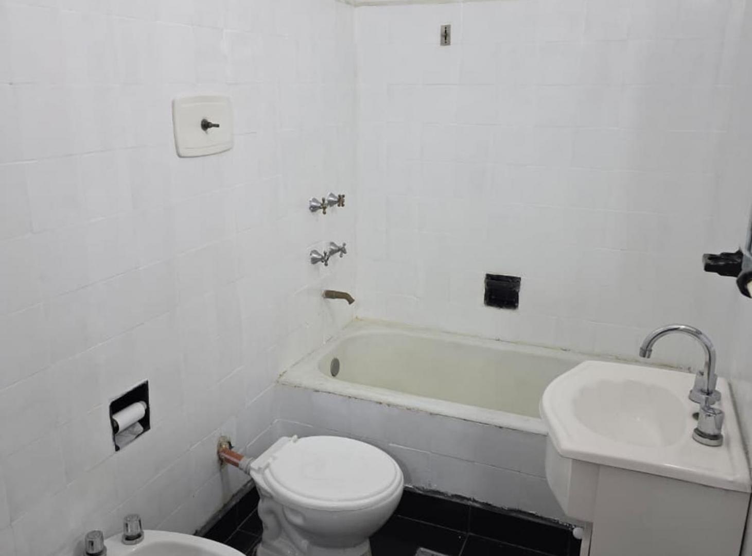 Foto de ALQUILER 2 AMB PATIO INTERNO APTO PROF MICROCENTRO, imagen 5
