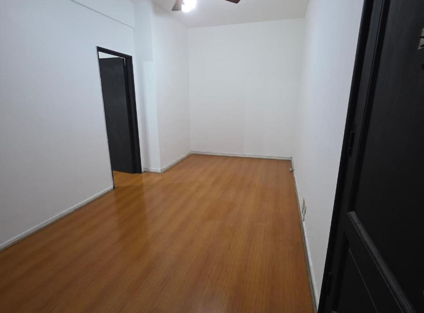 Foto de ALQUILER 2 AMB PATIO INTERNO APTO PROF MICROCENTRO, imagen 3