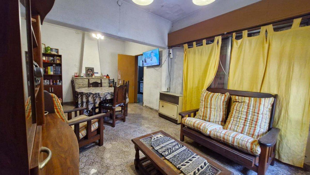 Foto de Casa en venta 4 ambientes Apto credito .financia, imagen 3
