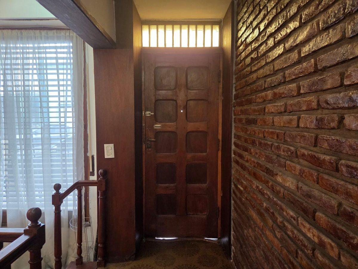 Foto de VENTA CHALET 6 AMBIENTES CON JARDÍN Y COCHERA, imagen 5