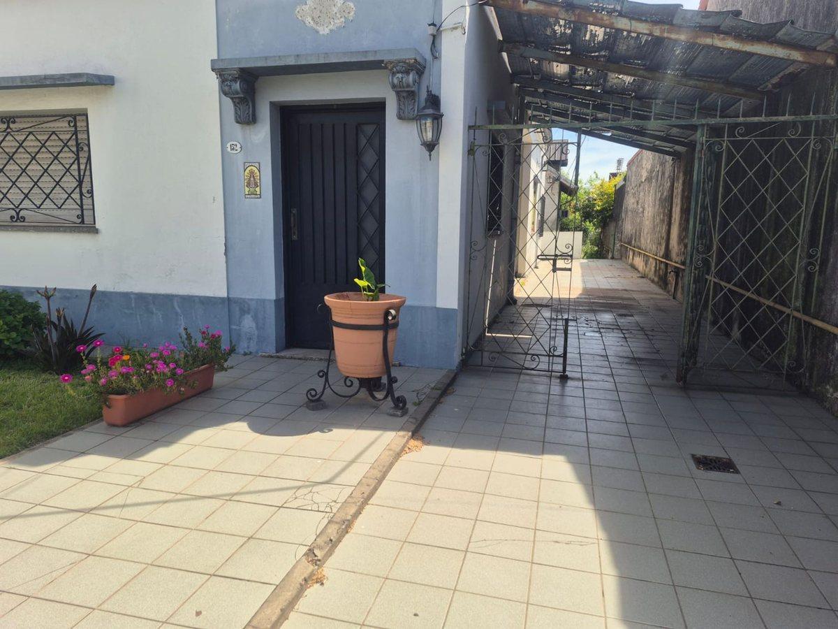 Foto de VENTA CASA EN BLOCK L. DE ZAMORA. APTA 2 FAMILIAS, imagen 4