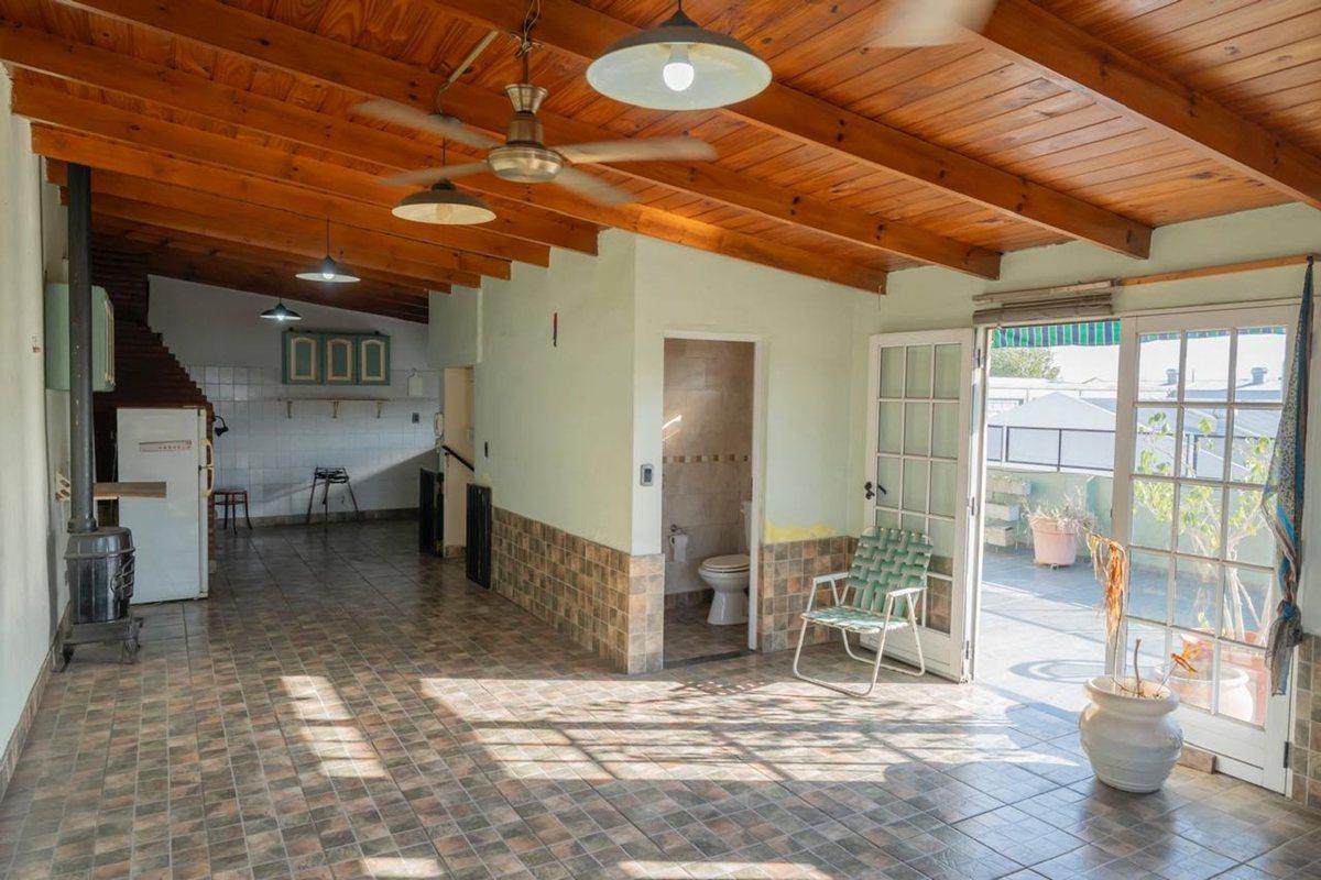 Foto de VENTA PH 3 AMBIENTES CON QUINCHO LANUS OESTE, imagen 1